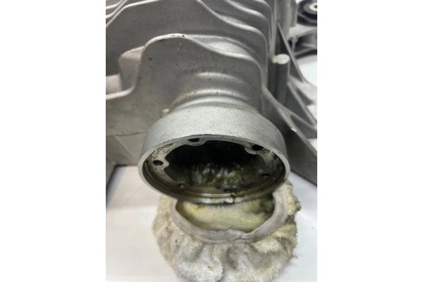 Reductor trasero AUDI Q3 (8U) ZSB0CQ5250110H 2.0L diésel 130kW 2014