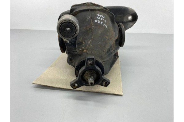 Rear reducer MERCEDES BENZ S W220 A2203610105 3 2L diesel 150kW 2001 Car type passenger cars