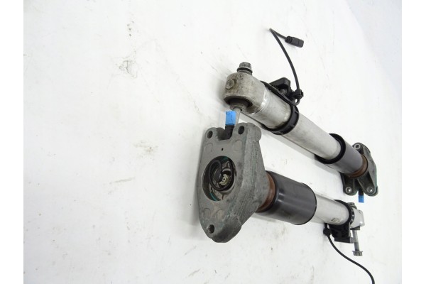 BMW M3 F80 M4 F82 M POWER AMORTYZATOR LEWY PRAWY TY TYLNY 8008629 8008630 Catalog number of the part 8008629 8008630