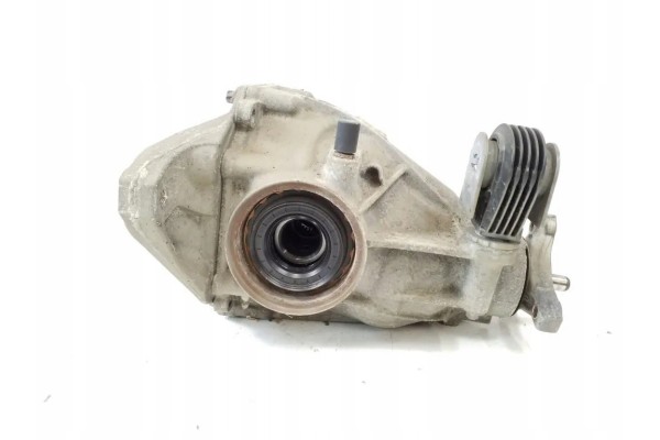 Rear reducer MERCEDES BENZ C W205 A2053506718 1 5L lpg 2019 Part manufacturer Mercedes Benz OE