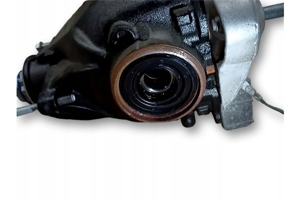BMW X7 Rear Diferential OEM 33108686661 Part manufacturer BMW OE
