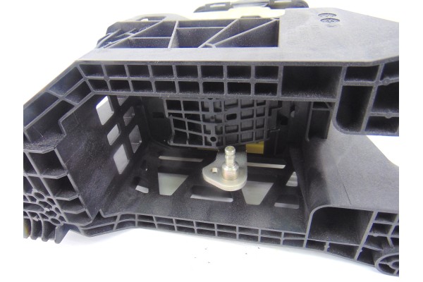 A1693700709  PALANCA CAMBIO MERCEDES-BENZ CLASE A (BM 169) A 200 Turbo (169.034) 2006 A1693700709 189097 MERCEDES-BENZ - 2