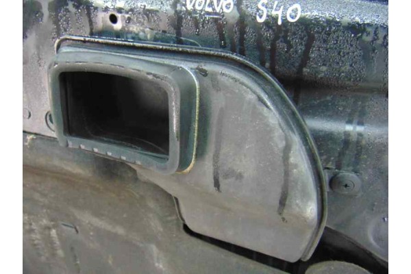 NEGRO CAPO VOLVO S40 BERLINA