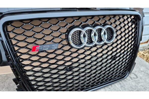 Rejilla Radiador Audi RS3 8P LIFT 2011-2013 OE 8P0853651T Original NUE