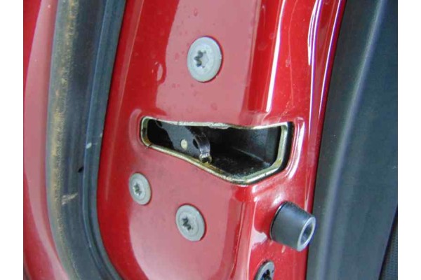 ROJO PUERTA TRASERA IZQUIERDA TOYOTA AURIS (E15) Active 2007 ROJO 187589 TOYOTA - 2