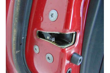 ROJO PUERTA TRASERA IZQUIERDA TOYOTA AURIS (E15) Active 2007 ROJO 187589 TOYOTA - 2