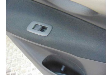 ROJO PUERTA TRASERA IZQUIERDA TOYOTA AURIS (E15) Active 2007 ROJO 187589 TOYOTA - 3