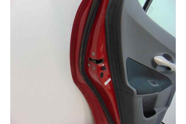 ROJO PUERTA TRASERA IZQUIERDA TOYOTA AURIS (E15) Active 2007 ROJO 187589 TOYOTA - 5