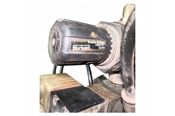 20886557 VOLVO Water Heater Coolant Valve