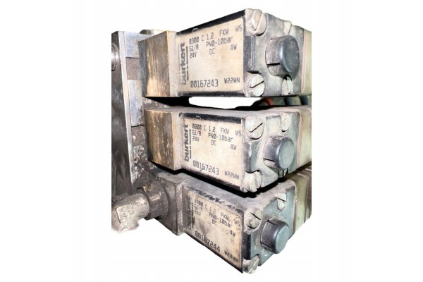 20886557 VOLVO Water Heater Coolant Valve Packaging status replacement
