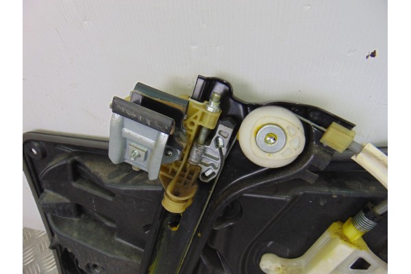 6 PIN ELEVALUNAS DELANTERO IZQUIERDO MERCEDES-BENZ CLASE CLA (BM 117)