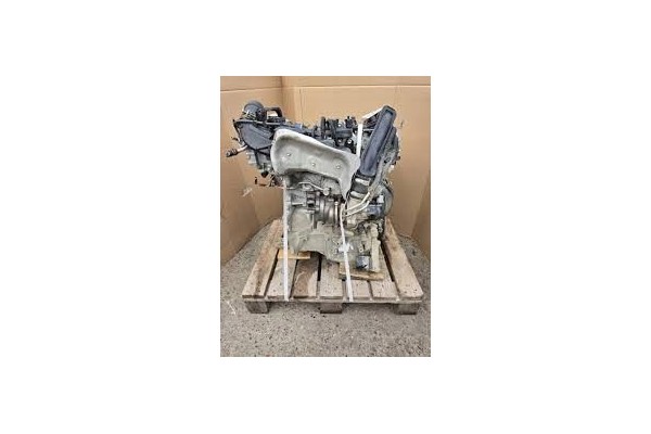 TOYOTA AURIS KOMBI E18 2018 ENGINE 1 2 NRE185 8NR FTS mileage 40927HP Catalog number of the part 40927KM 1 2 D 4T NRE185 8NR FTS