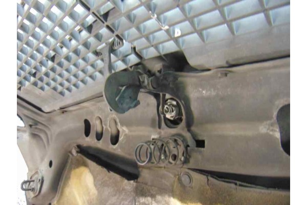 NEGRO CAPO MERCEDES-BENZ CLASE E (BM 210) BERLINA