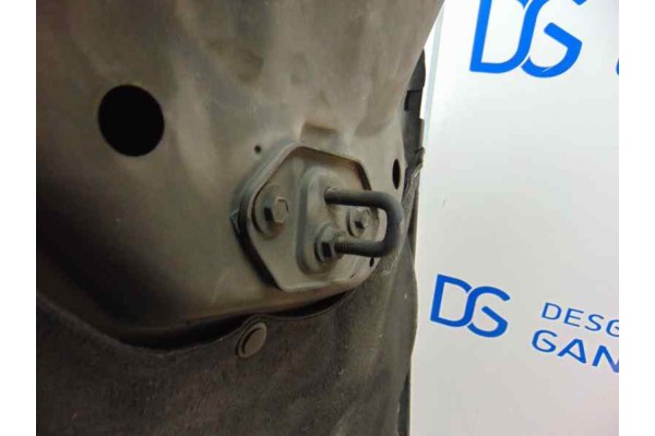 NEGRO CAPO MERCEDES-BENZ CLASE E (BM 210) BERLINA