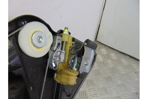 6 PIN ELEVALUNAS TRASERO IZQUIERDO MERCEDES-BENZ CLASE CLA (BM 117)