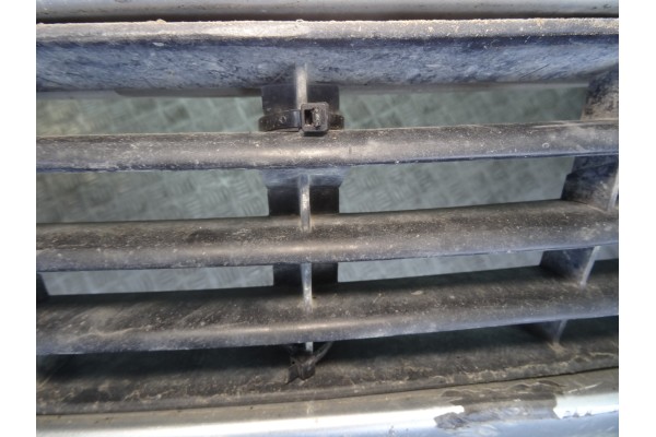 PLATA PARAGOLPES DELANTERO AUDI A6 BERLINA (4B2) 2.5 TDI 2001 PLATA 209826 AUDI - 1