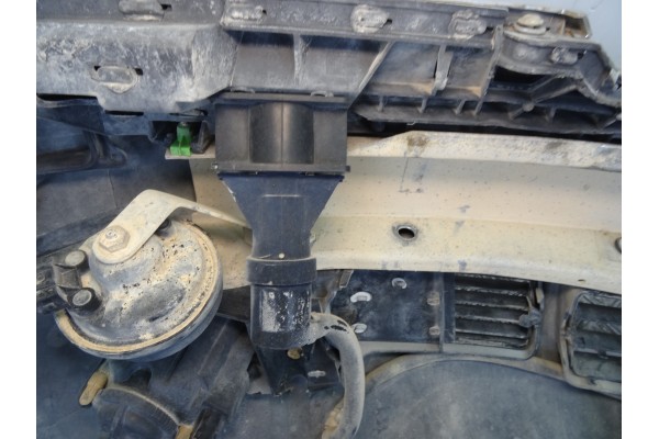 PLATA PARAGOLPES DELANTERO AUDI A6 BERLINA (4B2) 2.5 TDI 2001 PLATA 209826 AUDI - 12