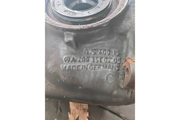 Diferencial trasero 2.47 Mercedes-Benz C W204 A2093510205