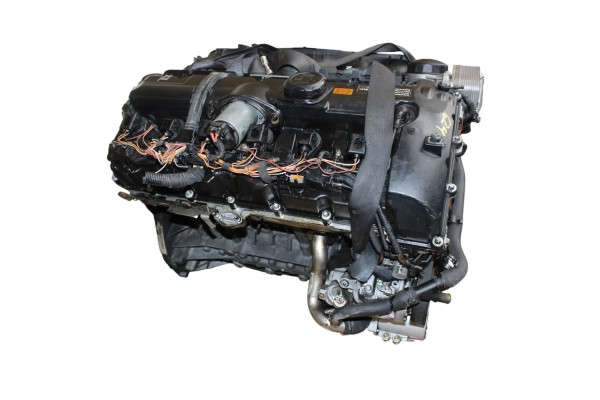 PETROL ENGINE BMW SERIES 3 E90 330i 3 0 N52B30AE COMPLETE Engine type petrol