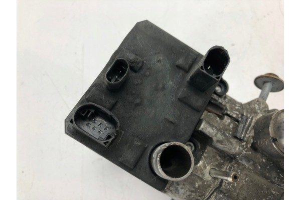 Calefactor auxiliar de agua EBERSPACHER HYDRONIC S3 D4A 81619016203 de