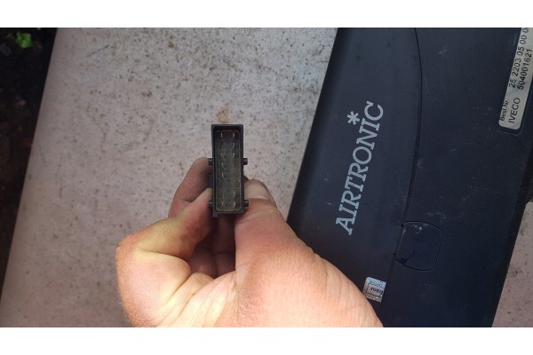 Webasto Airtronic D2 2 2 KW Iveco Stralis Hi Way Part manufacturer Iveco OE