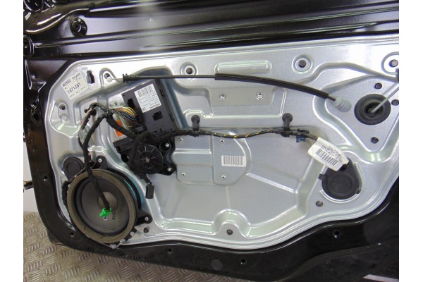 NEGRA  PUERTA DELANTERA DERECHA VOLVO S40 BERLINA 1.6 Momentum 2007 NEGRA 197902 VOLVO - 1