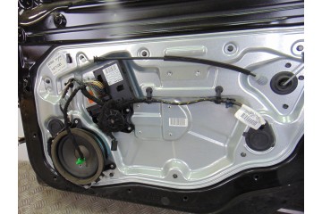 NEGRA  PUERTA DELANTERA DERECHA VOLVO S40 BERLINA 1.6 Momentum 2007 NEGRA 197902 VOLVO - 1