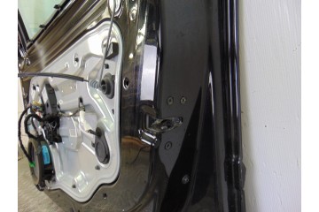 NEGRA  PUERTA DELANTERA DERECHA VOLVO S40 BERLINA 1.6 Momentum 2007 NEGRA 197902 VOLVO - 4