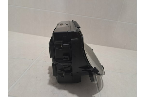 DISPLAY MERCEDES S CLASS W221 1036909743 Car type passenger cars