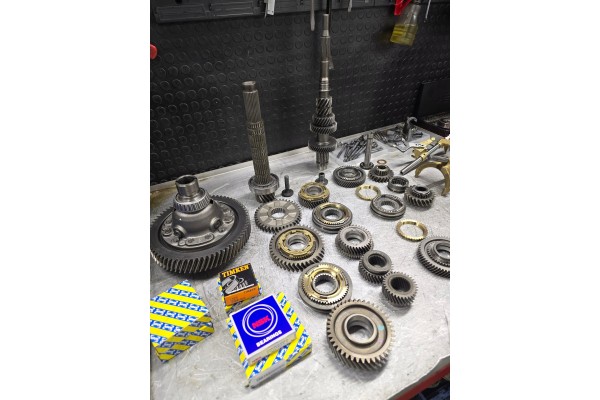 Gearbox M40 2 3 3 0 FIAT DUCATO CITROEN JUMPER PEUGEOT BOXER Customs tariff code 87082990