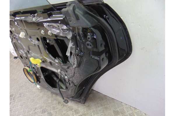 NEGRA PUERTA TRASERA DERECHA SUBARU LEGACY BERLINA (B13/BL)