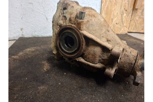 Rear differential Mercedes Benz E W211 A2303510508 Part manufacturer Mercedes Benz OE