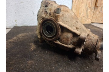 Rear differential Mercedes Benz E W211 A2303510508 Part manufacturer Mercedes Benz OE