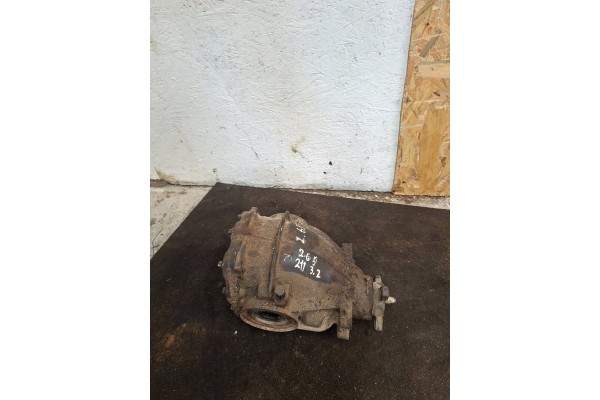 Rear differential Mercedes Benz E W211 A2303510508 Part manufacturer Mercedes Benz OE