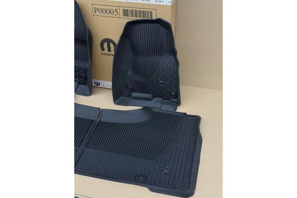 RUBBER MATS DODGE RAM 1500 LIMITED 2019 2026 CREW CAB NEW ORYG Packaging status original