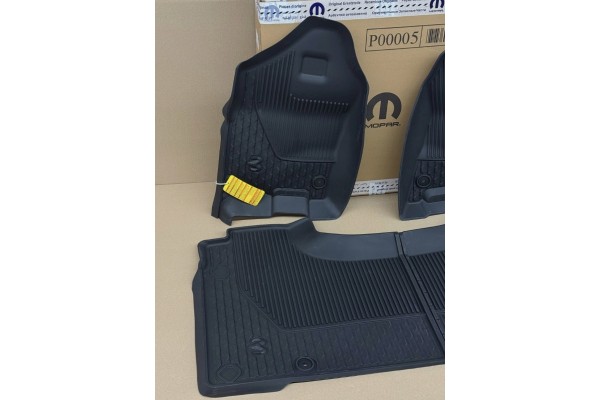 RUBBER MATS DODGE RAM 1500 LIMITED 2019 2026 CREW CAB NEW ORYG Catalog number of the part 82215321AD