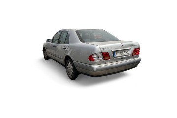MERCEDES-BENZ CLASE E (BM 210) BERLINA 300 Turbodiesel (210.025)