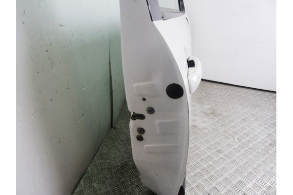 BLANCA PUERTA DELANTERA DERECHA PEUGEOT 207 * 2011 BLANCA 208401 PEUGEOT - 2
