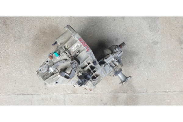 Dacia Duster 1 I 4x4 1 5 dci skrzynia biegow TL8 B 005 TL8B005 Transmission type manual