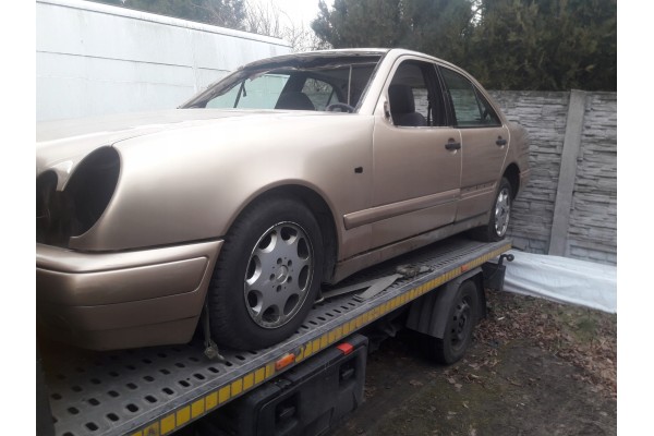MERCEDES E KLASA W210 2 2D SILNIK KOMPLE OM604 912 Catalog number of the part OM604 912