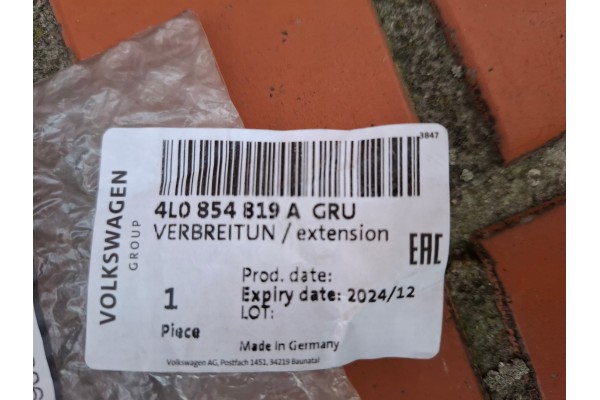 AUDI Q7 4L 07 15 STRIP FENDER ARCH OVERLAY REAR LH ORYG 4L0854819A GRU Car type 4x4 SUV passenger cars