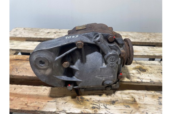 2011 BMW X1 E84 Rear differential 7593215 Installation side multipurpose