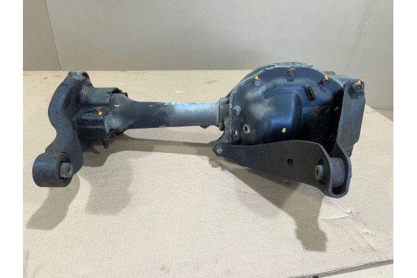 2005 Jeep Cherokee KJ Front Differential 2002491 Part manufacturer Jeep OE