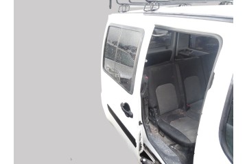 BLANCA PUERTA LATERAL CORREDERA DERECHA FIAT I DOBLÒ CARGO 1.3 JTD SX Furgón 2007 BLANCA 213117 FIAT - 1