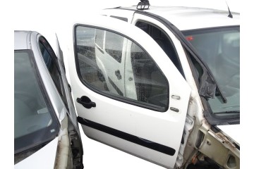 BLANCA PUERTA DELANTERA DERECHA FIAT I DOBLÒ CARGO 1.3 JTD SX Furgón 2007 BLANCA 213116 FIAT - 1