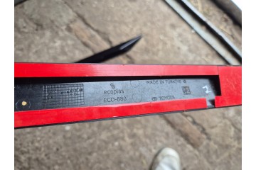 Tiras Laterales Inferiores Piano Negro C-HR NG 24- PW156-10200-CE TOYO