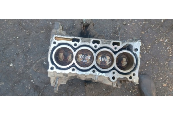 TOYOTA YARIS III 1 33 auris 1NR down engine block wal pistons engine