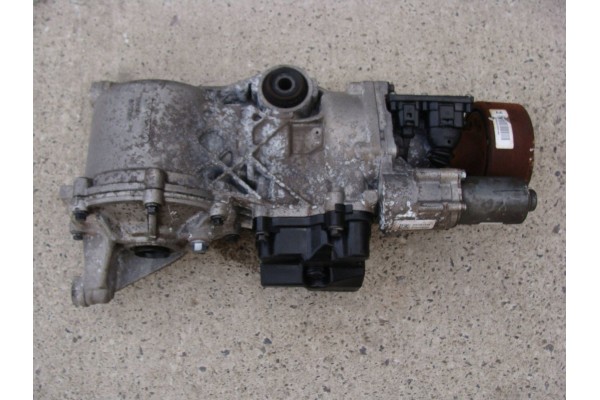 BRIDGE REAR VOLVO V70 III AWD 2 4 D P1216545 Car type passenger cars