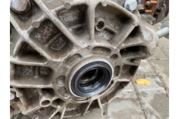 Rear differential DEFENDER L663 M8B24A213BA RED 4 10 Catalog number of the part M8B24A213BA