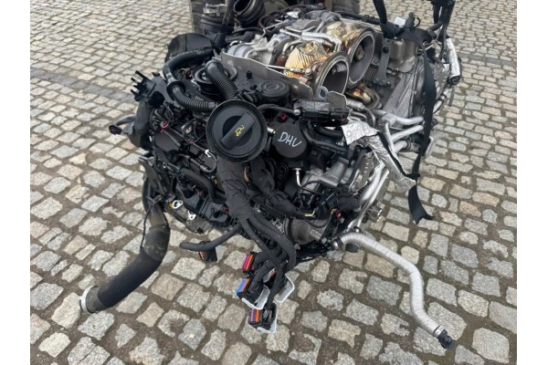 COMPLETE ENGINE AUDI RSQ8 LAMBORGHINI URUS BENTLEY BENTAYGA DHU Packaging status replacement